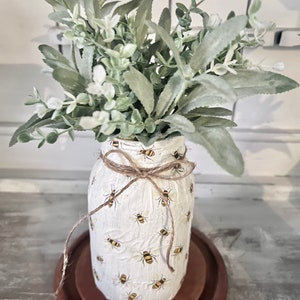 Bee Mason Jar Vase/ Vase/Bee Decor/Bee Vase/ Bee Gifts/Spring Decor/ Summer Decor/Bee Decor/ Birthday/ Birthday gifts for her/