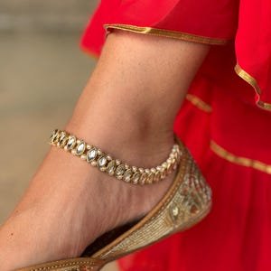 Gold Tone Anklet / Payal With Pearl & Stone