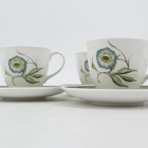 Vintage Wedgwood Susie Cooper Katina - set of 3 cups and 4 saucers - flower pattern
