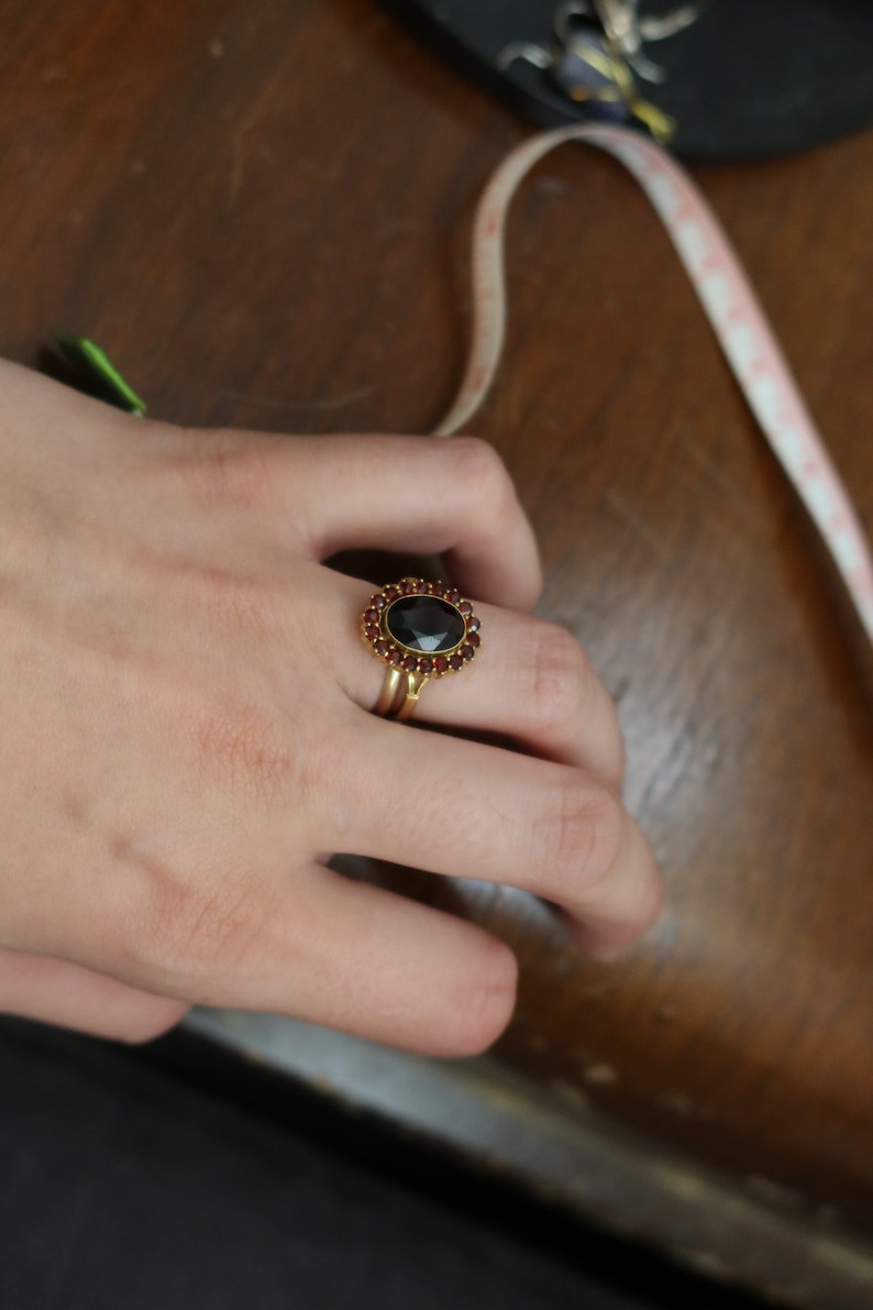 8K Gold Glass Garnet Ring