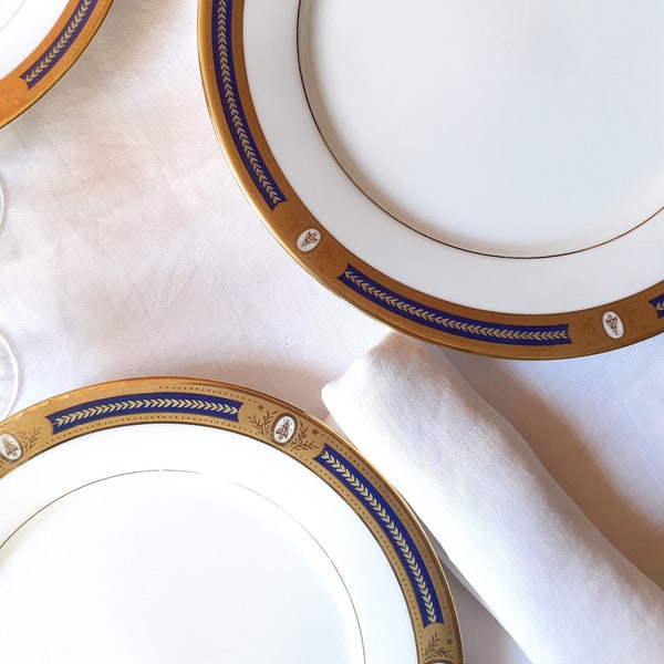 10 grandes assiettes plates en porcelaine de la manufacture royale "Les Abeilles de Chantenoy"