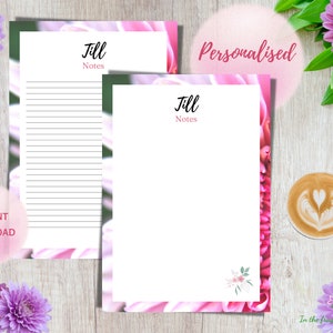 Puede incluir: Papelería floral rosa imprimible con el nombre "Jill" y la palabra "Notes" en texto cursivo negro. El fondo es un patrón floral rosa.