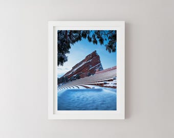 Impresión de paisaje invernal del Anfiteatro Red Rocks, arte de montaña de Colorado