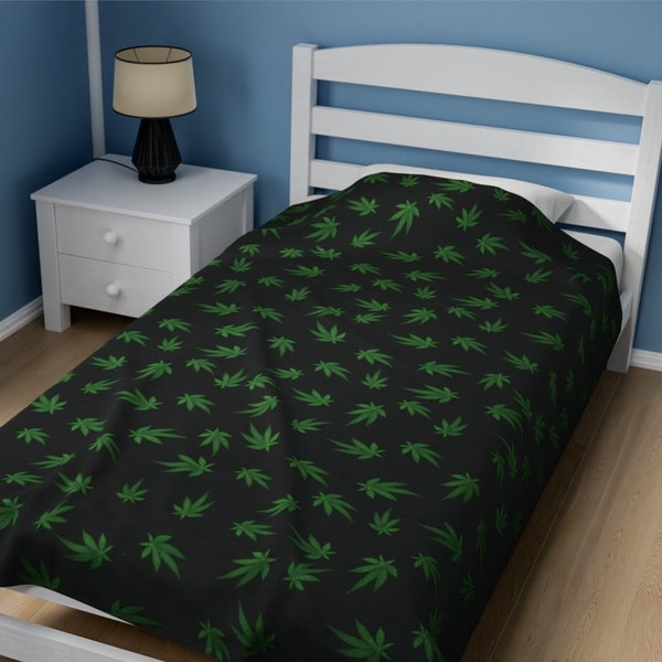 Weed Print Velveteen Blanket, Marijuana Leaf Blanket, 420 Pot Leaf Blanket, 420 Fan Blanket, Cozy Weed Blanket, Weed Gift Blanket