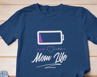 Camiseta Mom Life/ Camisa de vida de mamá con batería baja/ Camisa divertida de mamá/ Camisa linda de batería baja para mamá/ Día de las Madres/ Camiseta de manga corta de Jersey unisex