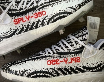 yeezy baseball cleats