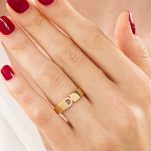 Anillo de oro macizo de 14 quilates con inicial de circonita personalizada. Regalos especiales de oro para mujer. Anillo de calidad para novia. Regalo especial. Anillos de oro garantizados.