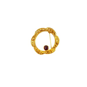 Vintage Gold Tone Brooch Pin Circle Faceted Solitaire Garnet Gemstone