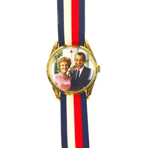 Reloj suizo vintage de recuerdo Richard & Pat Nixon de 1971 con correa, sin probar