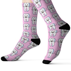 Kieferorthopädische niedliche Schnuller Klammern Zahn rosa Farbe Socken gepolstert weich Urlaub Geburtstag Geschenkidee für Zahnarzt zahnmedizinische Assistent Student