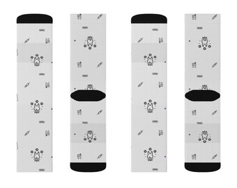 Crowned tooth & Syringe patterned Socks | Dental surgeon dental hygienist dental assistant graduation gift idea birthday holidays apparel