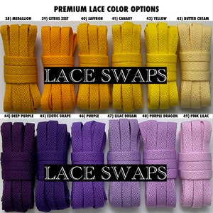 Puede incluir: Primer plano de nueve cordones de diferentes colores, cada uno con un n&uacute;mero y un nombre. Los cordones est&aacute;n dispuestos en tres filas de tres. La fila superior incluye Medall&oacute;n, C&aacute;scara de c&iacute;tricos, Azafr&aacute;n, Canario, Amarillo y Crema de mantequilla. La fila del medio incluye P&uacute;rpura oscuro, Uva ex&oacute;tica y P&uacute;rpura. La fila inferior incluye Sue&ntilde;o lila, Drag&oacute;n p&uacute;rpura y Lila rosa. El texto "LACE SWAPS" aparece dos veces en la imagen.