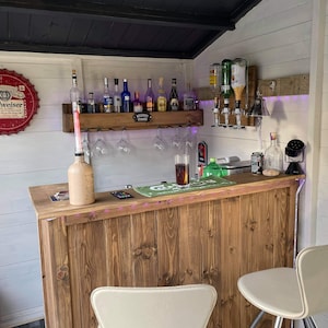 Barra de bar de madera para el hogar, conjunto de cueva para hombre con óptica para botellas y estante para alcohol