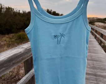 blue palm tree tank