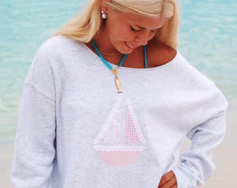 Beachy sailboat patchwork crewneck pink