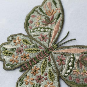 Bügelbild Schmetterling in Pastellgrün