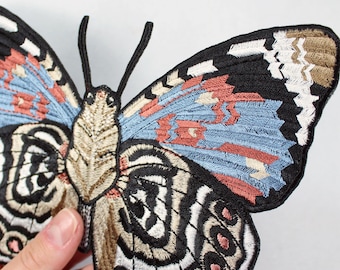 Écusson brodé papillon bleu, papillon de nuit coloré