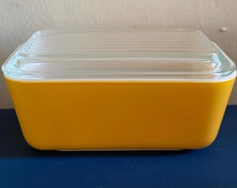 Vtg Pyrex Yellow/Orange Refrigerator Container #502 1.5 Pint With Lid EUC