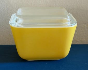 Vintage Pyrex Yellow Refrigerator Dish Model #501 B with Lid