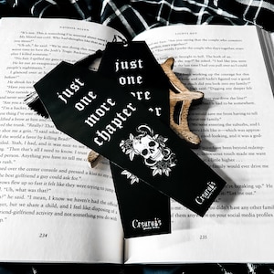 One More Chapter Halloween Bookmark, Skull Bookmark, Coffin Bookmark, Horror Bookmark, Gothic Decor for Bookshelf, Dark, Black