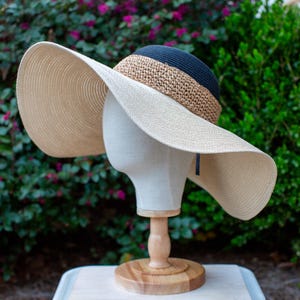 Beach Straw Hats  , Summer Hat For Women, Sunhat Womens 5.5 Inch Brim Sun Hat, Vacation Travel Accessories Best Gift Cap for Her ,Straw Hat