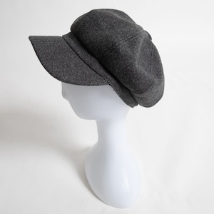 Women's Baker Boy Cap Newsboy Newsie Paperboy Fiddler Cabbie Hat Flat Beret in Black Tweed for Fall Winter Spring Season