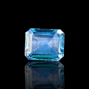 5,15 ct blå akvamarin smaragdformad raffinerad ädelsten | Lös rektangulär akvamarin | 10,7 × 7,7 × 4,9 mm | Smyckestillverkning | Ringsten i mitten