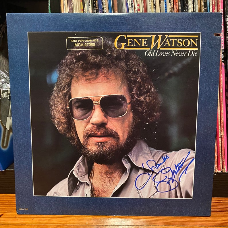 Country Music Legend! GENE WATSON Autographed MCA-27066 \u201cOld Loves Never Die\u201d Vintage Record Album