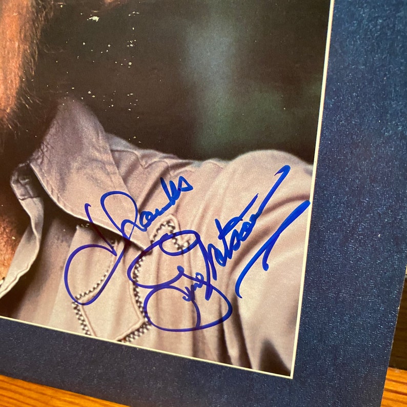 Country Music Legend! GENE WATSON Autographed MCA-27066 \u201cOld Loves Never Die\u201d Vintage Record Album