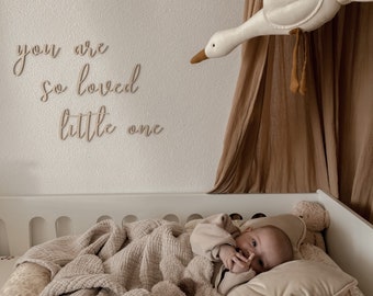 You are so loved little one, inschrift an der Wand, babyzimmer inschrift, wall sign, nursery,holz inschrift,kinderzimmer inschrift, holzdeko