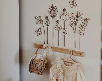 Wooden meadow, wooden flowers, wooden butterly, blumen aus holz, holz deko, kids room decoration, babygirl nursery,boho nursery,kinderzimmer