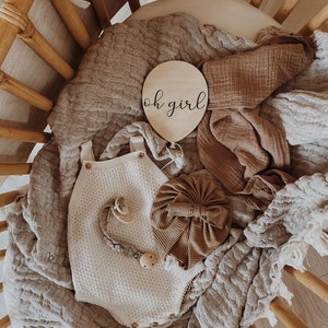 Baby meilenstein, mijlpaalkaart, houten bord, babyfotografie, fotograferen babybauch, oh baby, oh boy, gender reveal, houten plaquette, babyzimmer
