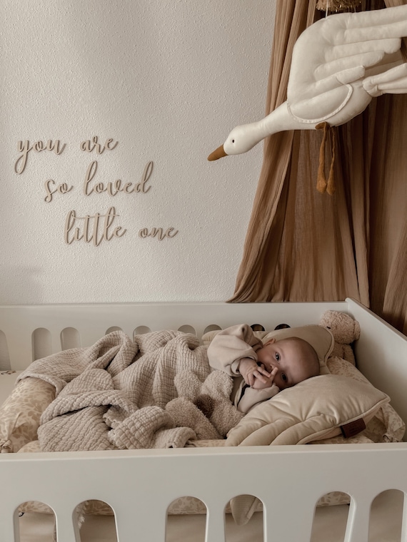 You Are so Loved Little One Inschrift an Der Wand Babyzimmer Etsy