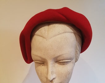 Demi-chapeau vintage pour femme en feutre rouge des années 40/50 à collectionner