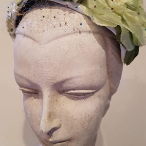 Vintage Green Floral Headband Hat: 1950s Silk Rose and Velvet Leaves