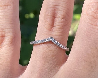 Curved 1.4mm Dainty V Diamond Wedding Band, Chevron Ring, Diamond Simulant, Stacking Ring, Solitaire Ring, Birthday Valentine's Day Gift