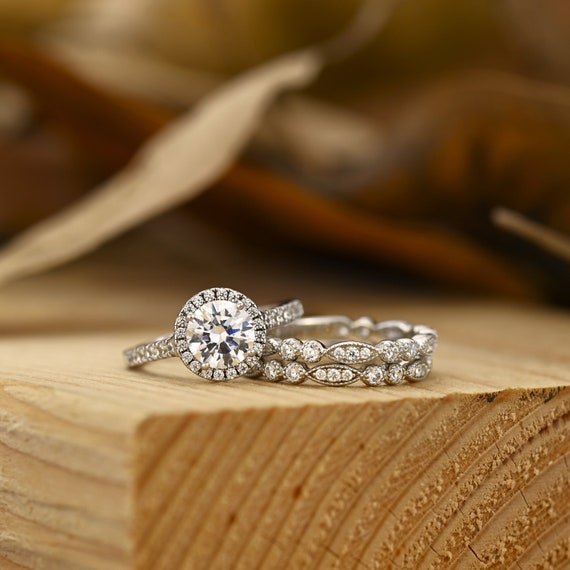 Conjunto de anillos de compromiso de diamantes redondos delicados de 2 25 quilates anillos de novia vintage anillo de promesa joyas de dama de honor regalo de joyeria personalizado para ella Etsy Espa...
