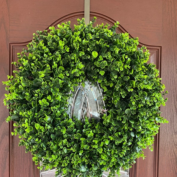 24 " Plastic Boxwood Wreath ( 4 Colors/Styles)