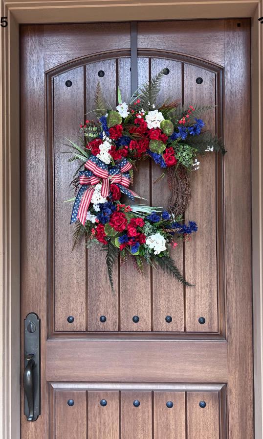 Patriotic 4th Of July Wooden Wreath - Red White Blue Door Decor With Pentagram Designs