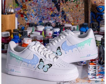 Benutzerdefinierter blauer Schmetterling und tropfender Air Force 1, handbemalte blaue AF1-Sneaker mit Farbverlauf, The Air Force 1, individuelles AF1s-Geschenk