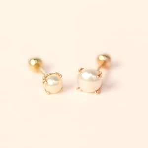 14K Solid Gold Water-Fresh Pearl Cartilage Helix Inner conch sung tragus Screw Back Earring 20G