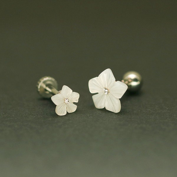 White lily Flower Stud Earring Cartilage Helix Inner conch sung tragus 16G