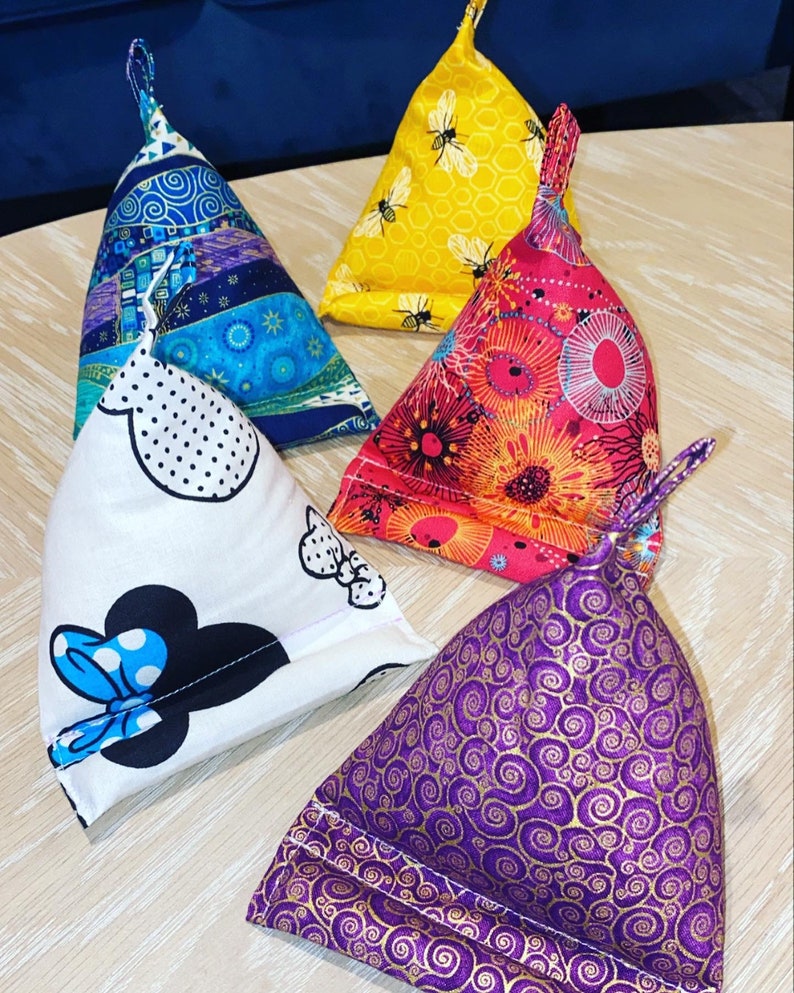 Phone Gift Phone Pillow Mobile Phone Stand Smartphone Stand Docking Station Stand Cell Phone Stand Phone Stand Pyramid Cushion Gift