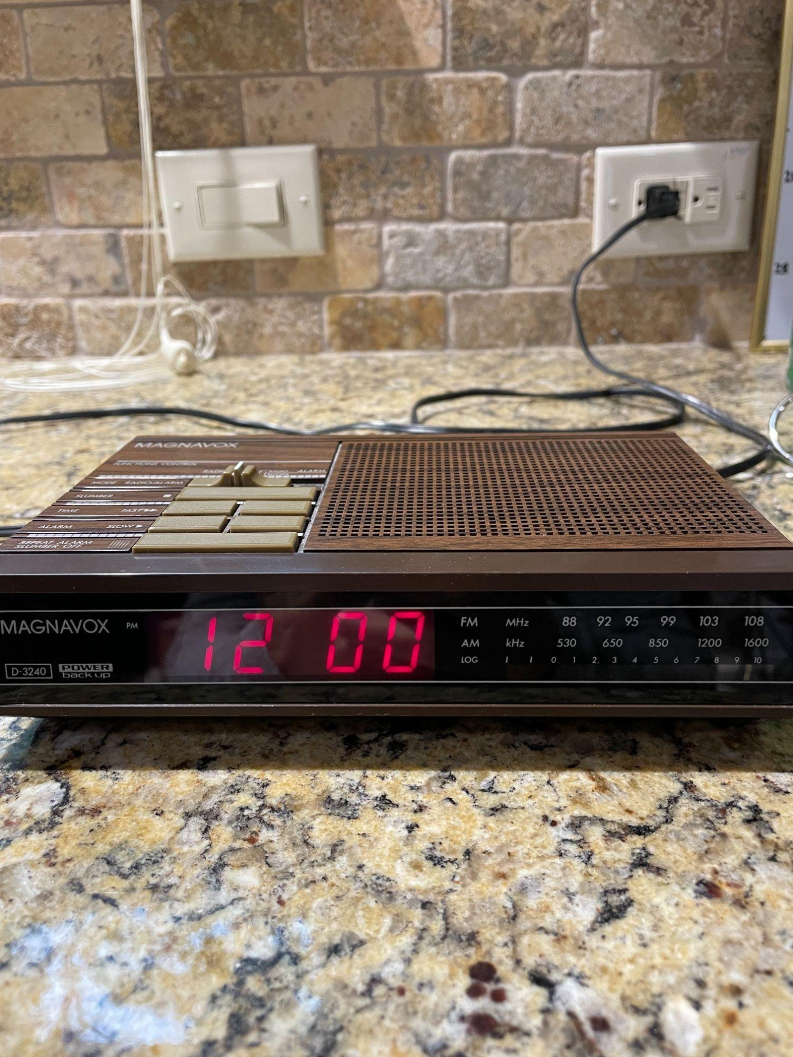 Vintage Magnavox D3240 AM/FM Clock Radio Alarm Clock Battery Etsy
