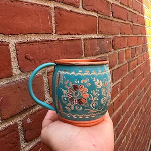 Handgemaakte koperen mok – groenblauwe gehamerde beker, premium puur koperen drinkgerei, uniek jubileumcadeau, voel het koperen verschil