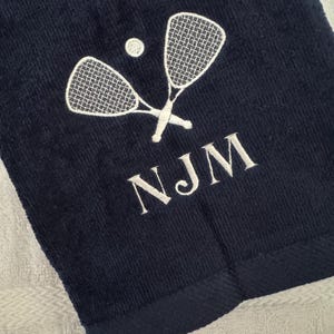 Squash towel - crossed squashed racquets with ball- embroidered and personalized hand towel - 2 sizes - squash teams events gifts- captain