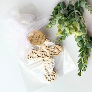 Personalized Baptism Favor: Gold Layered Cross Magnet Recuerdito de bautizo