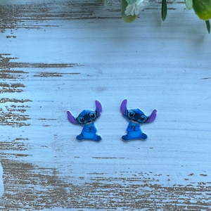 Lilo et Stitch/ Puces d&#39;oreilles Stitch/ Boucles d&#39;oreilles Ohana/ Hawaïenne/ Hypoallergénique/ Fait main/ Cadeaux pour elle