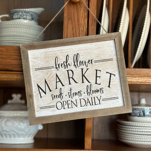 Fresh Flower Market Sign, Flower Sign, Flower Decor, Spring Decor, Spring Time Sign, Summer Sign, Summer Decor, Wall Hanger, Floral Decor