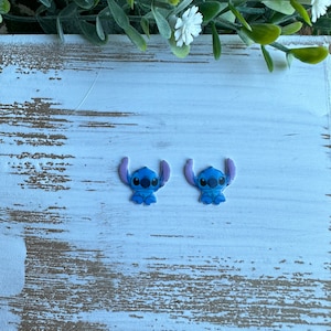 Lilo et Stitch/ Puces d&#39;oreilles Stitch/ Boucles d&#39;oreilles Ohana/ Hawaïenne/ Hypoallergénique/ Fait main/ Cadeaux pour elle